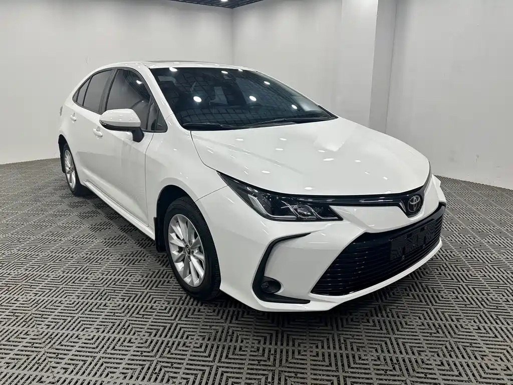 Toyota Corolla 2022 — фото 1