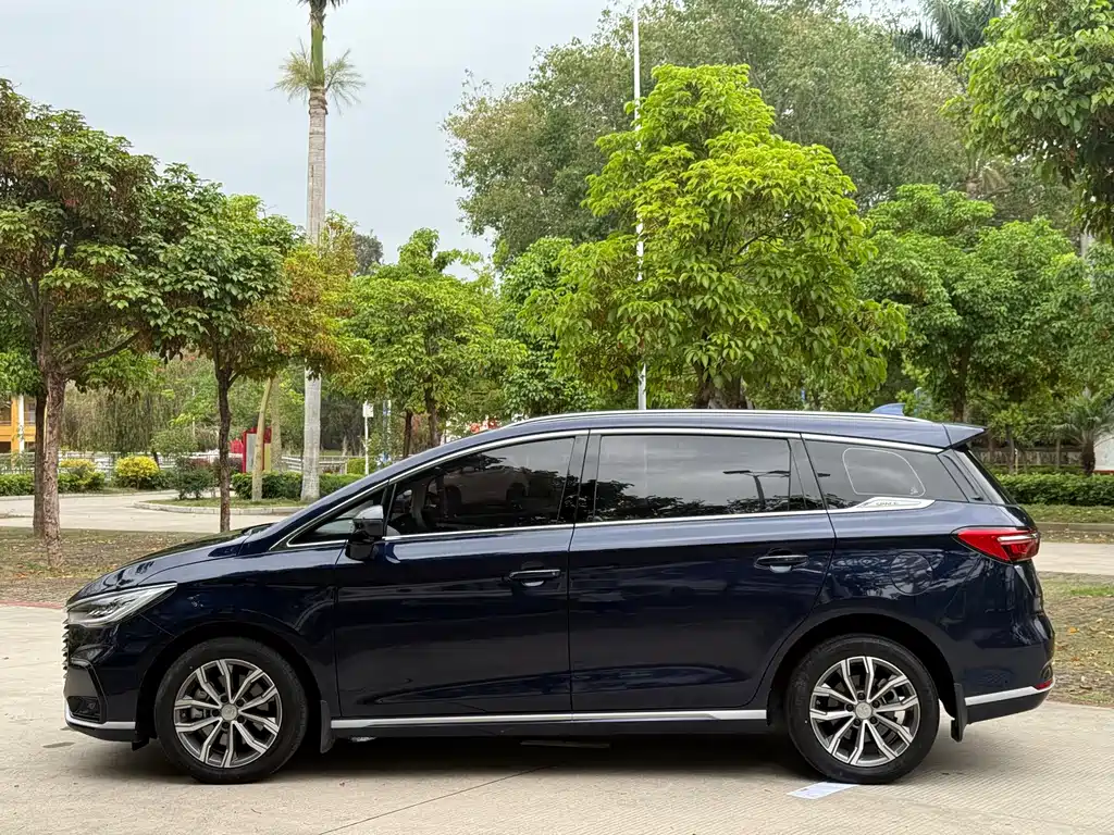 BYD MAX 2022 — фото 11