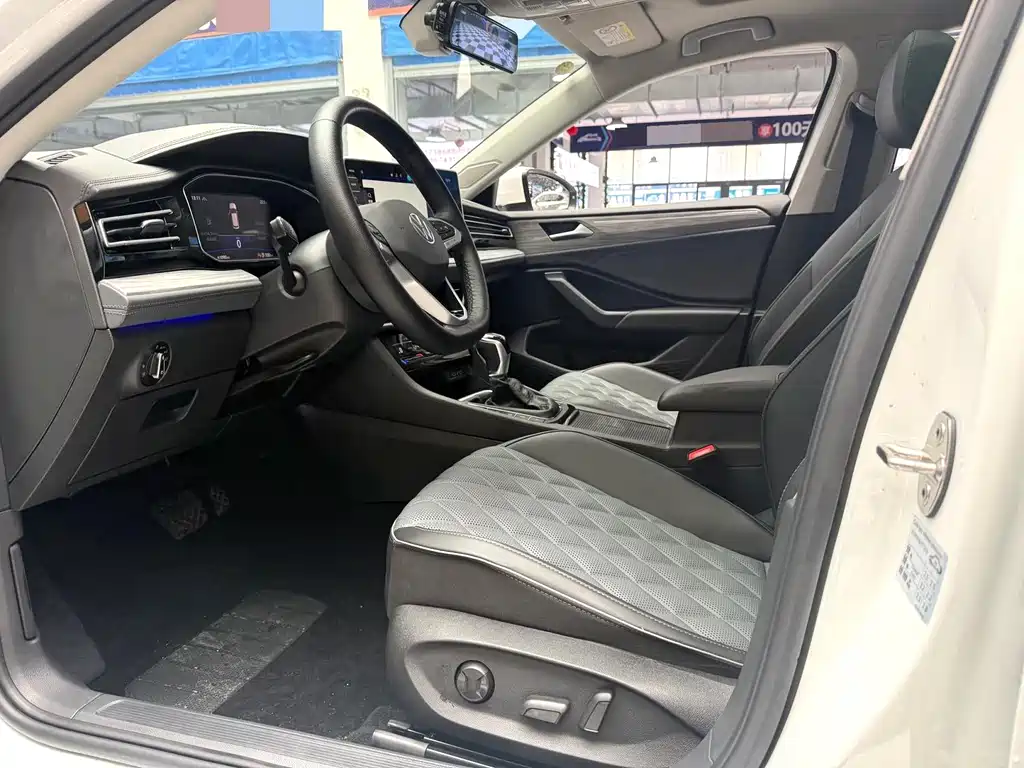 Volkswagen Sagitar 2022