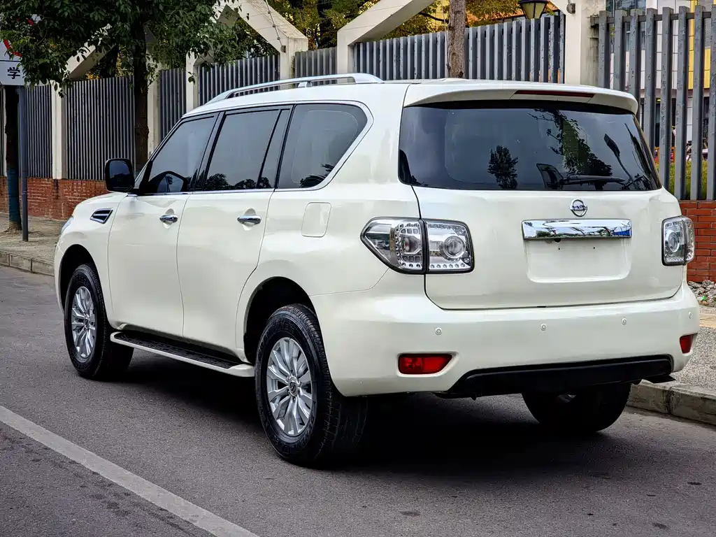 Nissan Patrol 2017 — фото 18