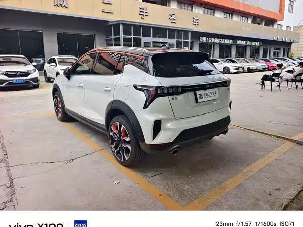 Lynk & Co 06 2022
