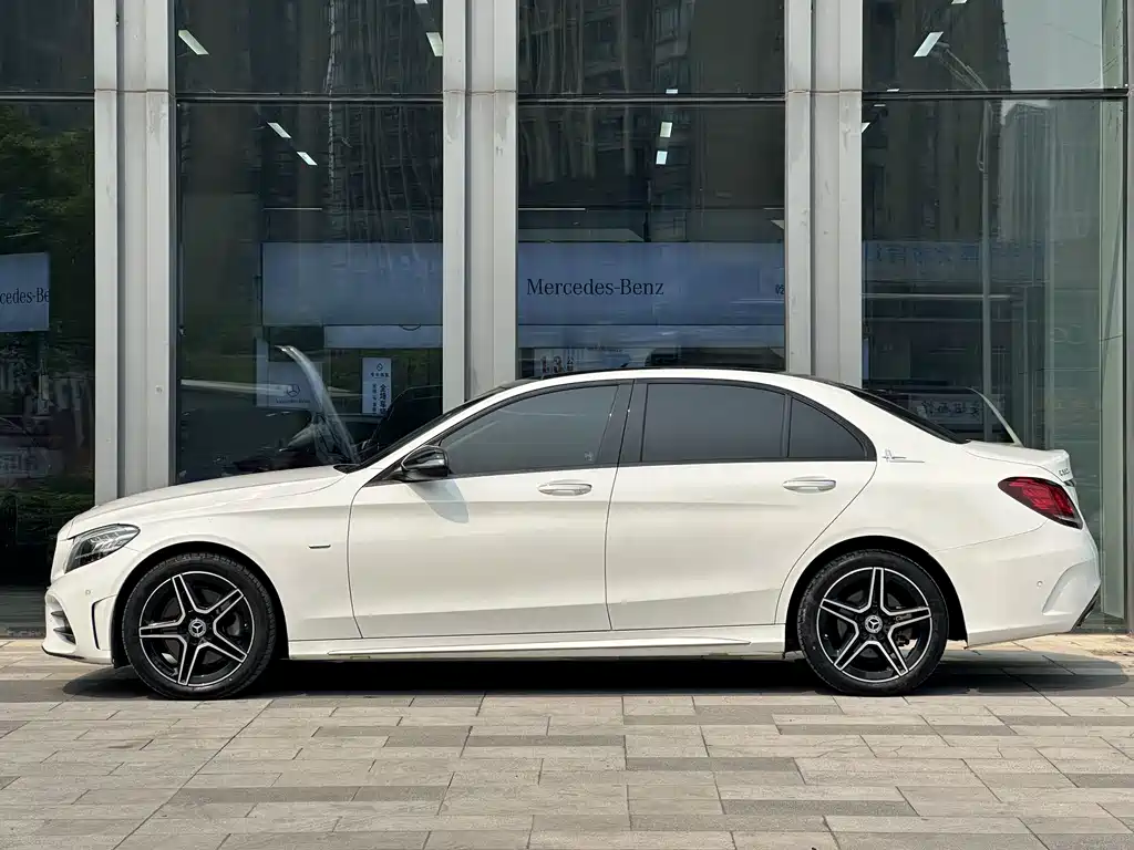 Mercedes-Benz C-Class 2021