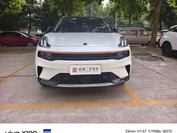 Lynk & Co 06 2022
