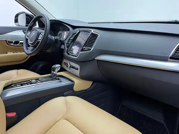 Volvo XC90 2016