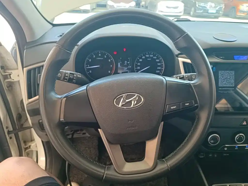 Hyundai ix25 2015 — фото 11