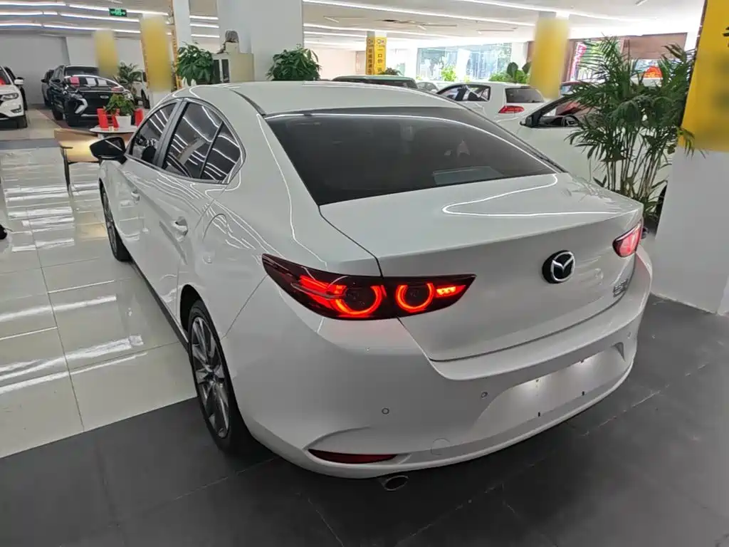 Mazda 3 Axela 2023