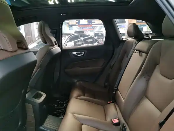 Volvo XC60 Plug-In Hybrid 2024