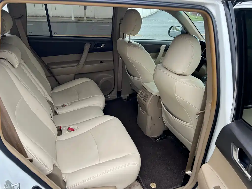 Toyota Highlander 2015 — фото 13