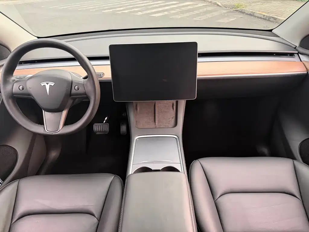 Tesla Model Y 2021 — фото 13