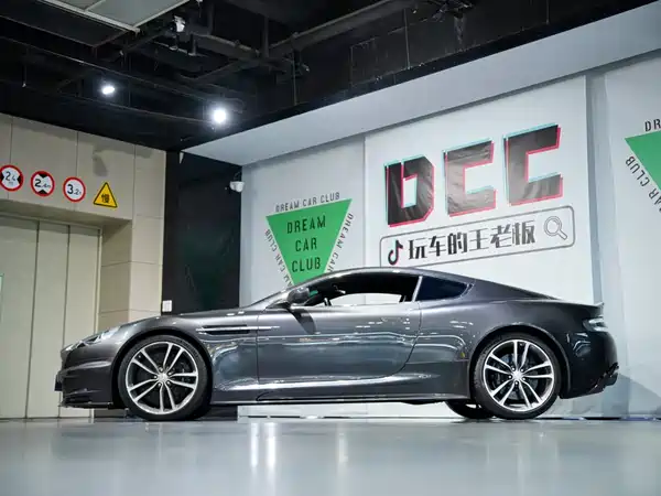 Aston Martin DBS 2010