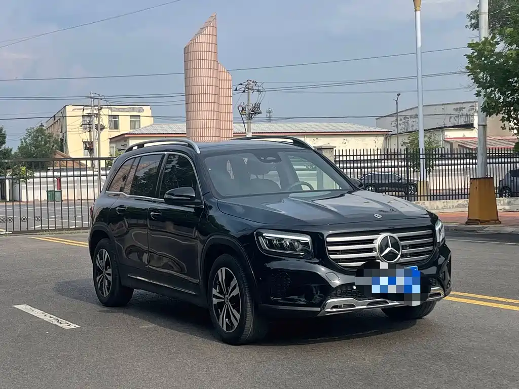 Mercedes-Benz GLB 2024