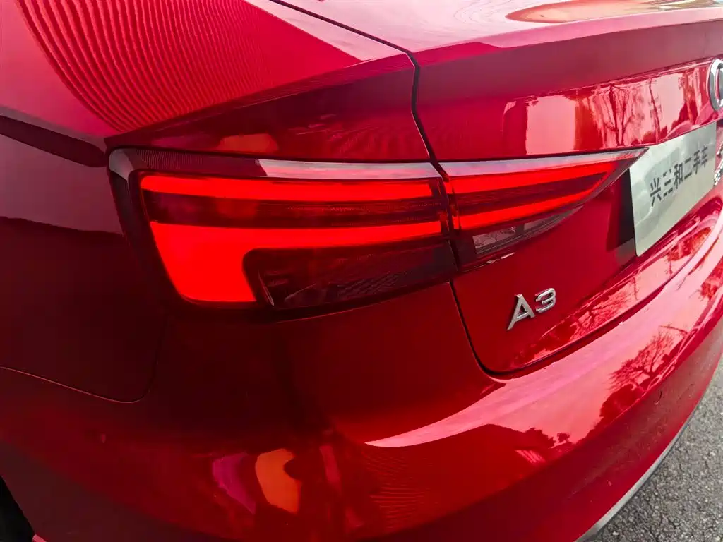 Audi A3 2019 — фото 15