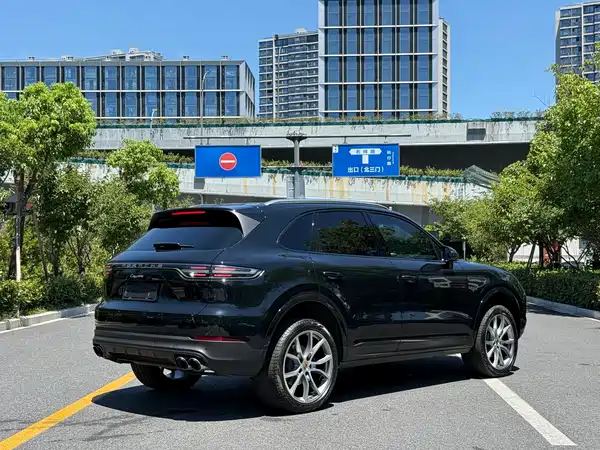 Porsche Cayenne 2023
