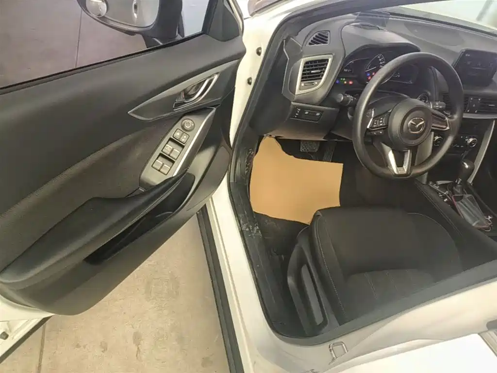 Mazda CX-4 2019 — фото 16