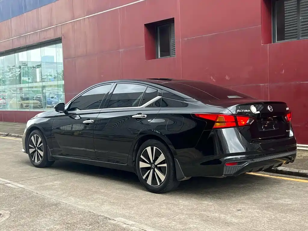 Nissan Teana 2022