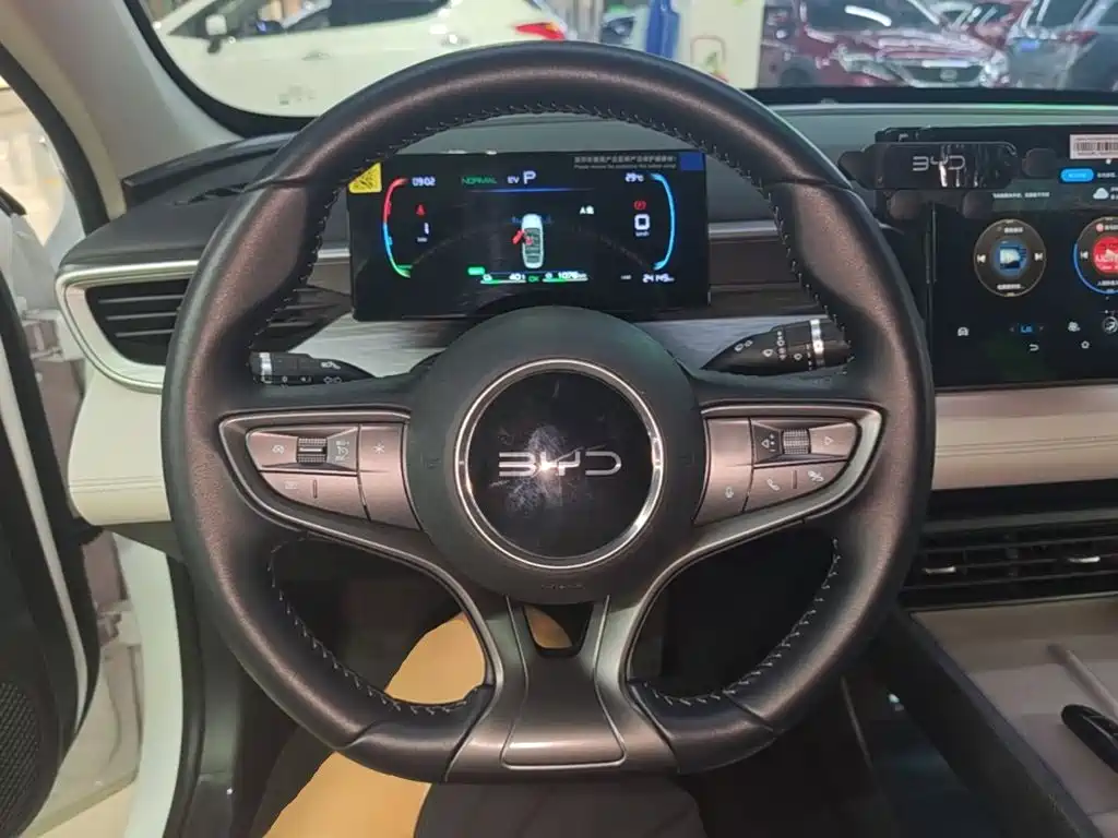 BYD Seal 05 DM-i 2025 — фото 11