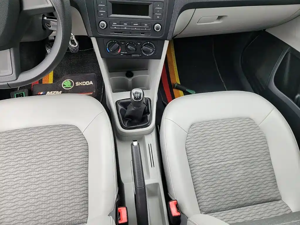 Skoda Rapid 2016 — фото 14