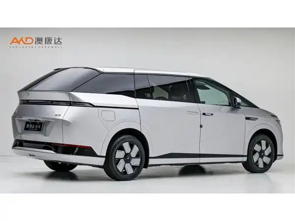 XPeng X9 2025