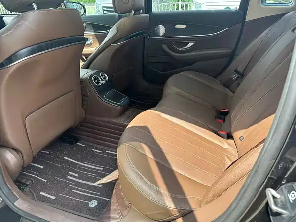 Mercedes-Benz E-Class 2022