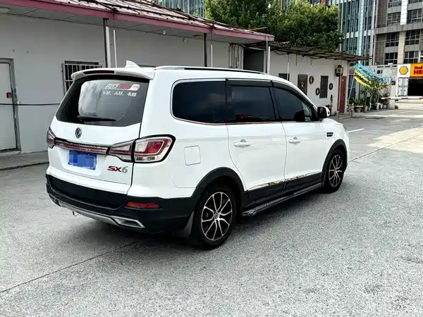 Dongfeng Fengxing SX6 2017