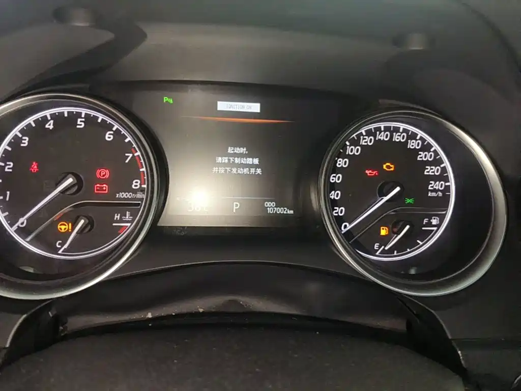 Toyota Camry 2018 — фото 12