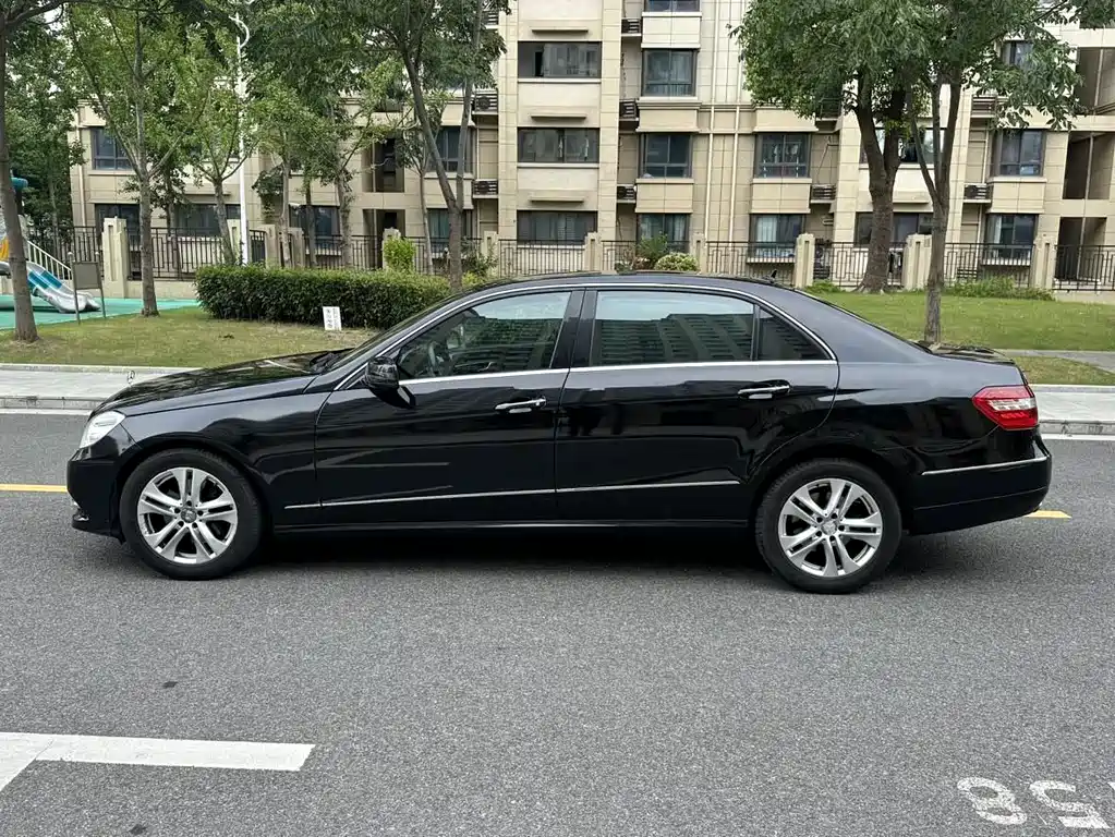 Mercedes-Benz E-Class 2012
