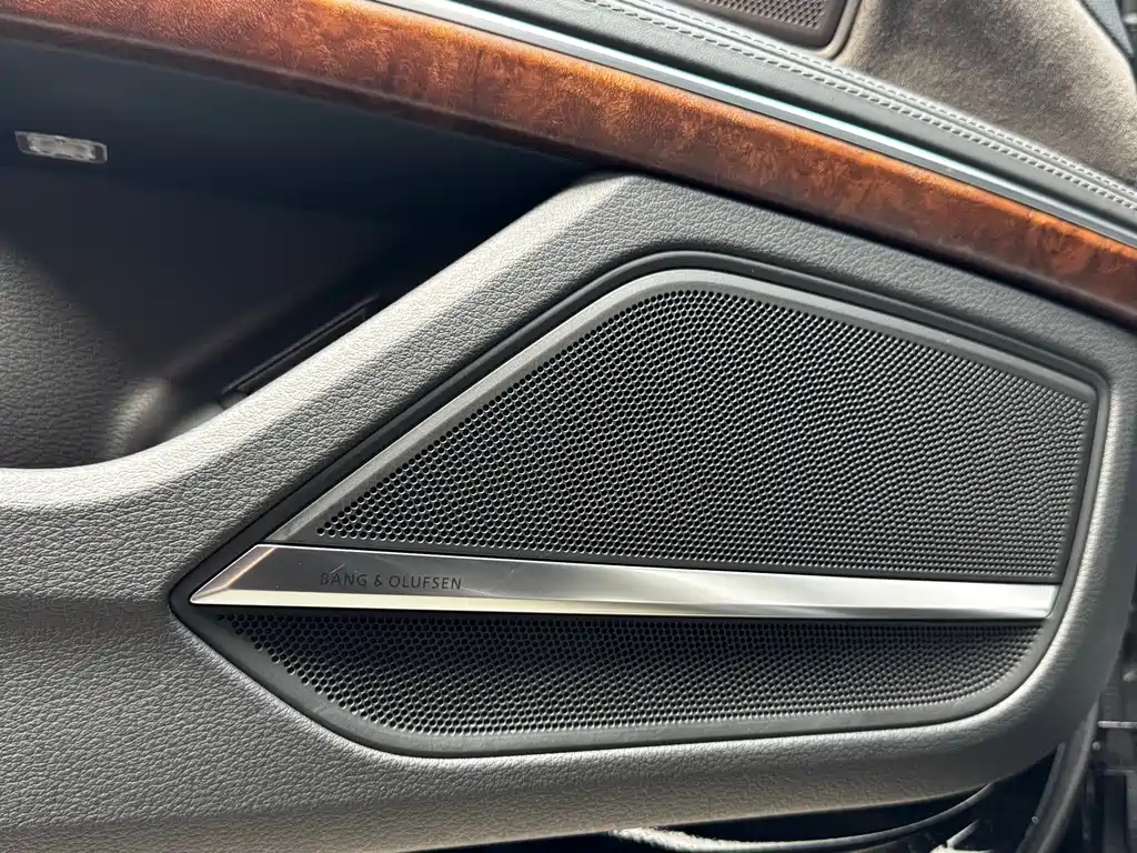 Audi A8 2021 — фото 12