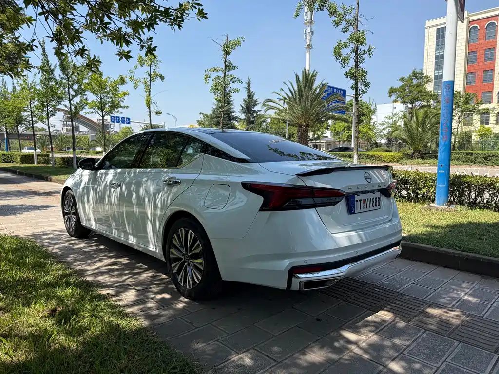 Nissan Teana 2024
