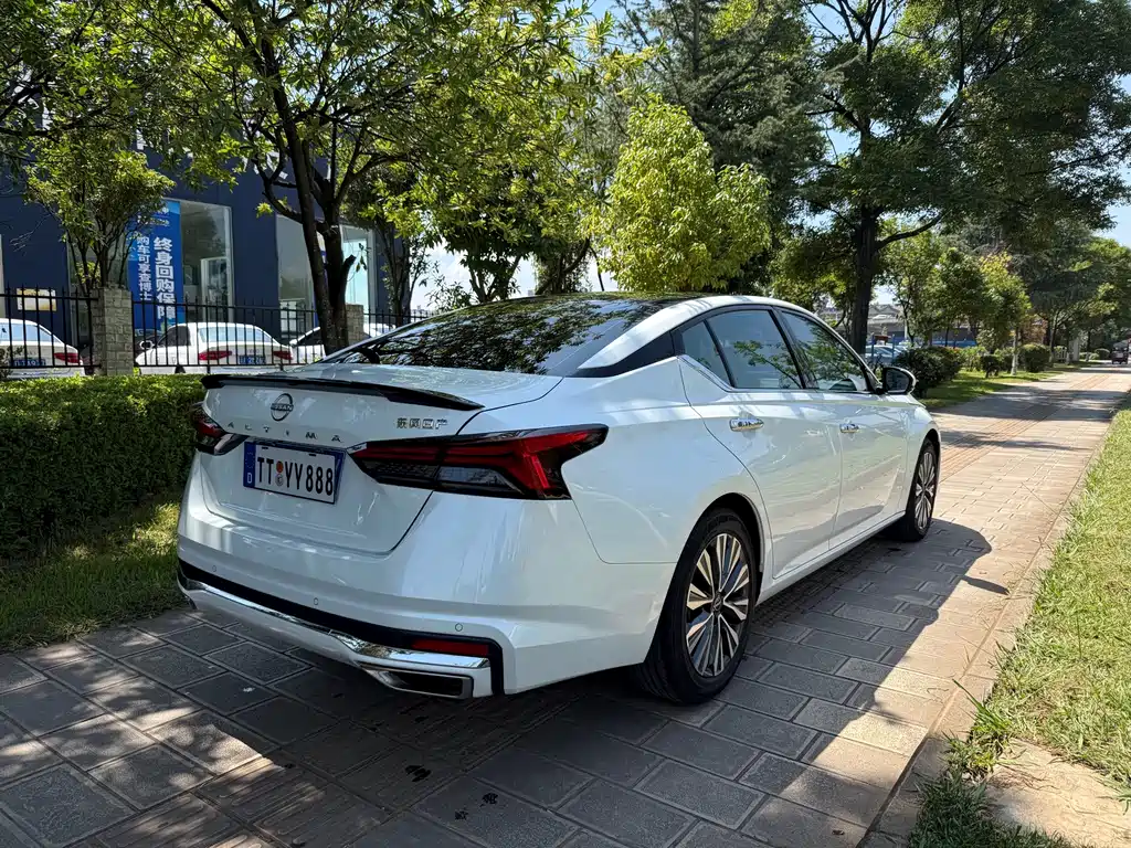 Nissan Teana 2024