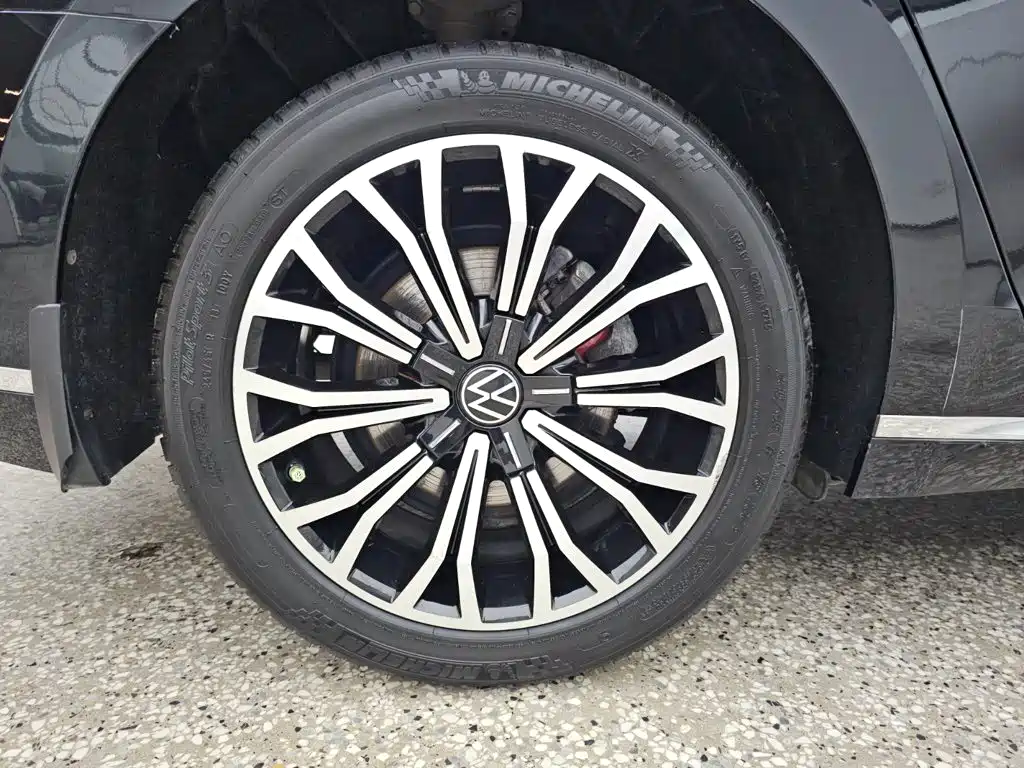 Volkswagen Phideon 2021 — фото 15