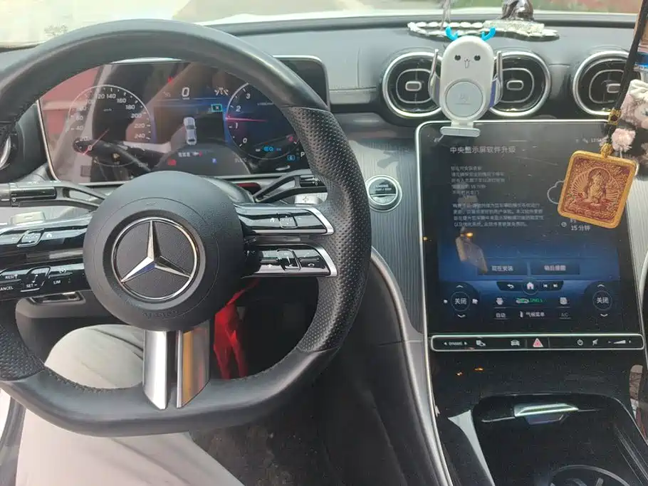 Mercedes-Benz C-Class 2023 — фото 12