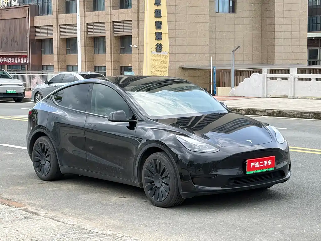 Tesla Model Y 2023 — фото 3