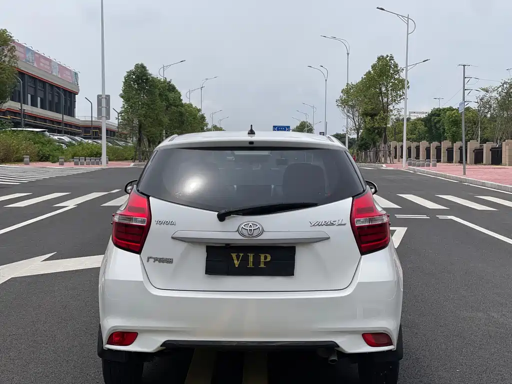 Toyota Yaris L 2019 — фото 8