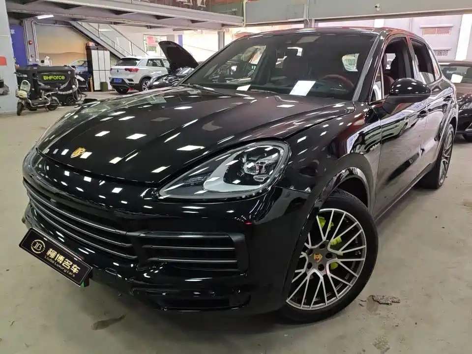 Porsche Cayenne Hybrid 2023 — фото 1