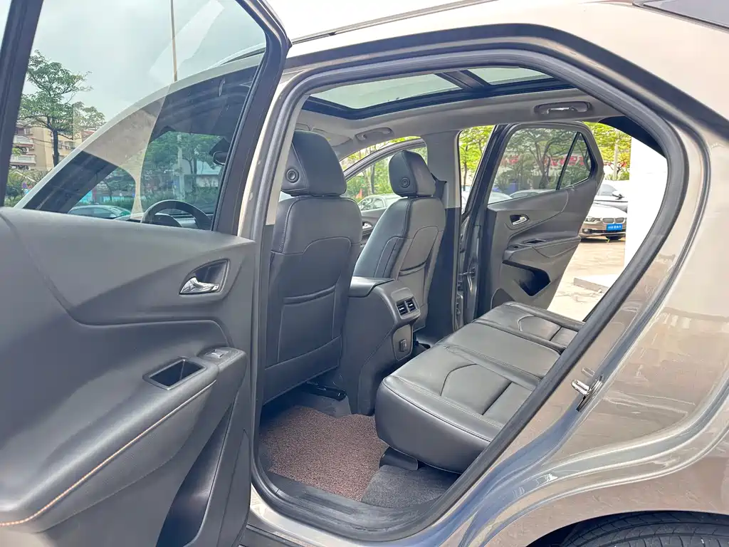 Chevrolet Equinox 2018 — фото 10
