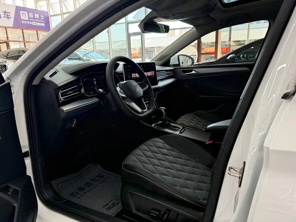Volkswagen Sagitar 2022