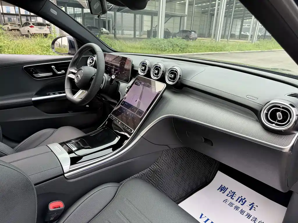 Mercedes-Benz C-Class 2023 — фото 8