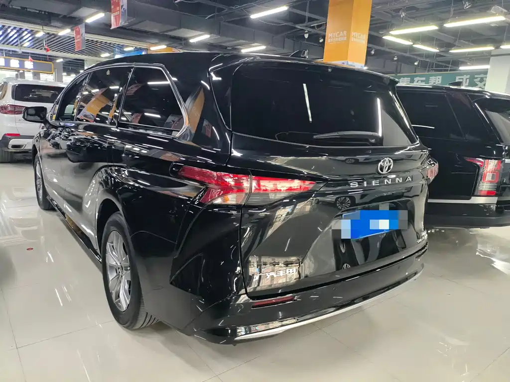 Toyota Sienna 2025 — фото 8