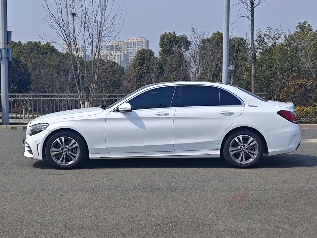 Mercedes-Benz C-Class 2021 — фото 18
