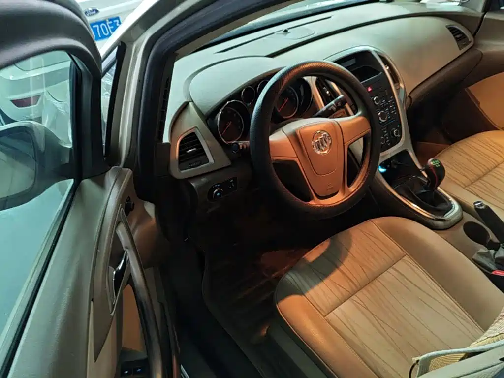 Buick Excelle GT 2014 — фото 16