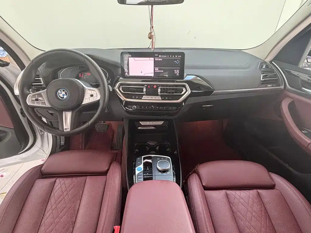 BMW iX3 2025 — фото 14