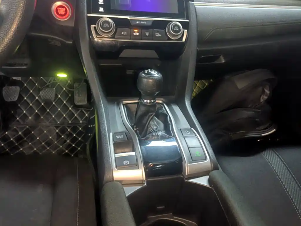 Honda Civic 2017 — фото 14