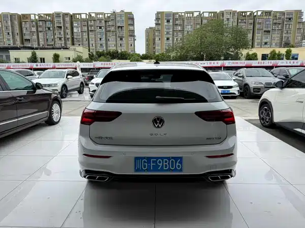 Volkswagen Golf 2023