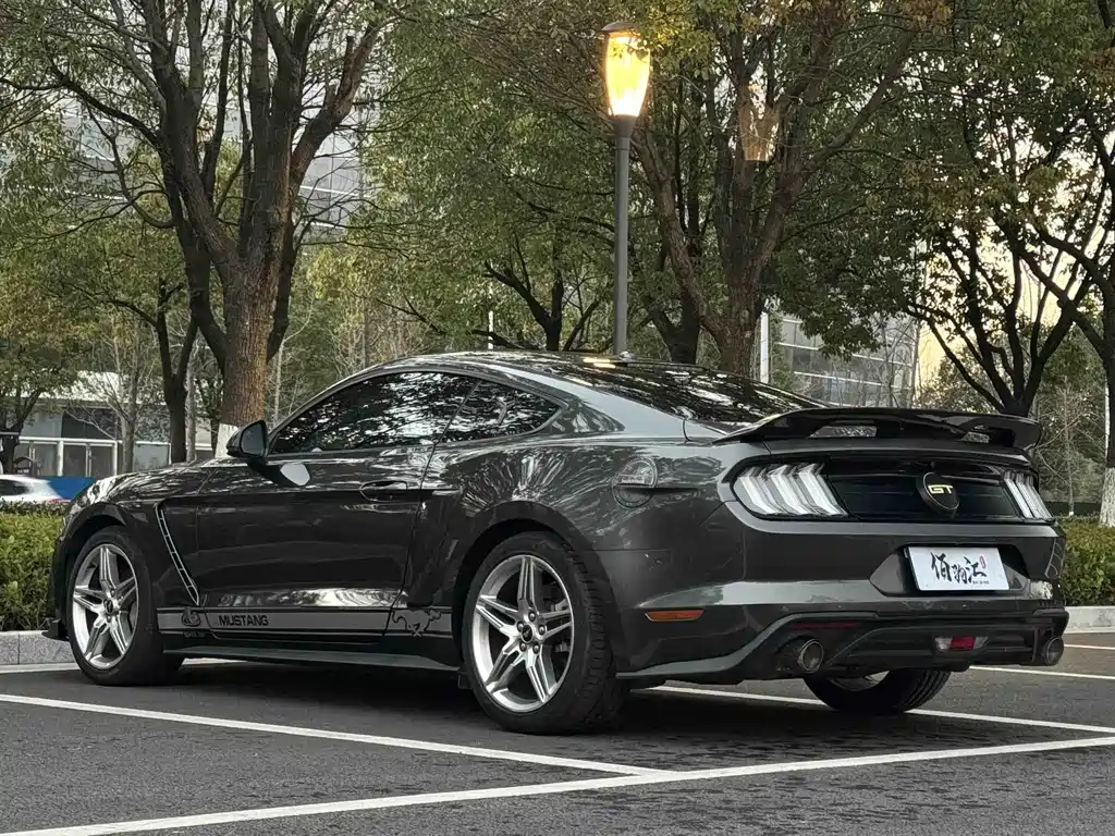 Ford Mustang 2019 — фото 8
