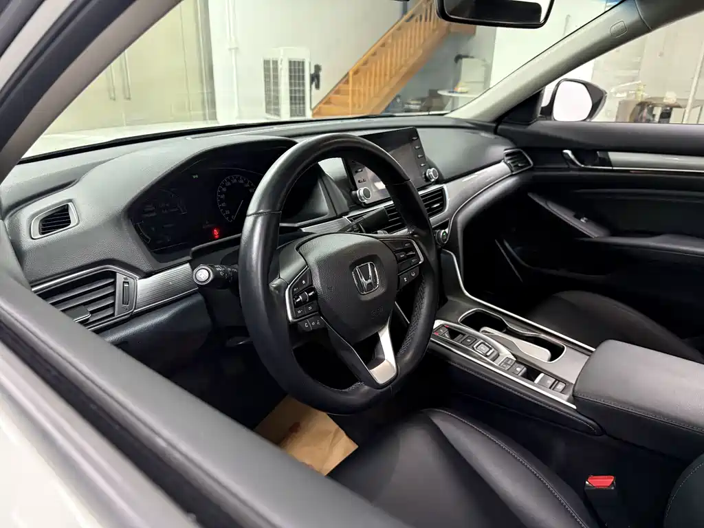 Honda Accord 2021 — фото 10