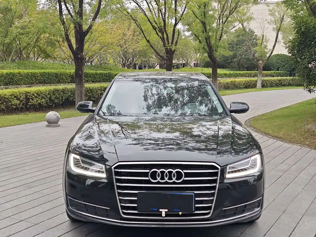 Audi A8 2017 — фото 2