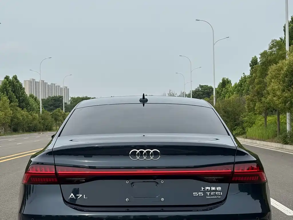 Audi A7L 2023 — фото 8
