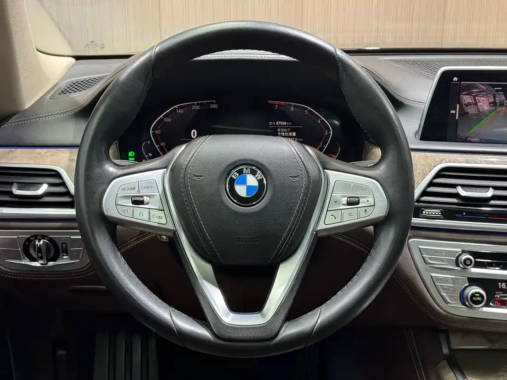 BMW 7 Series 2019 — фото 18