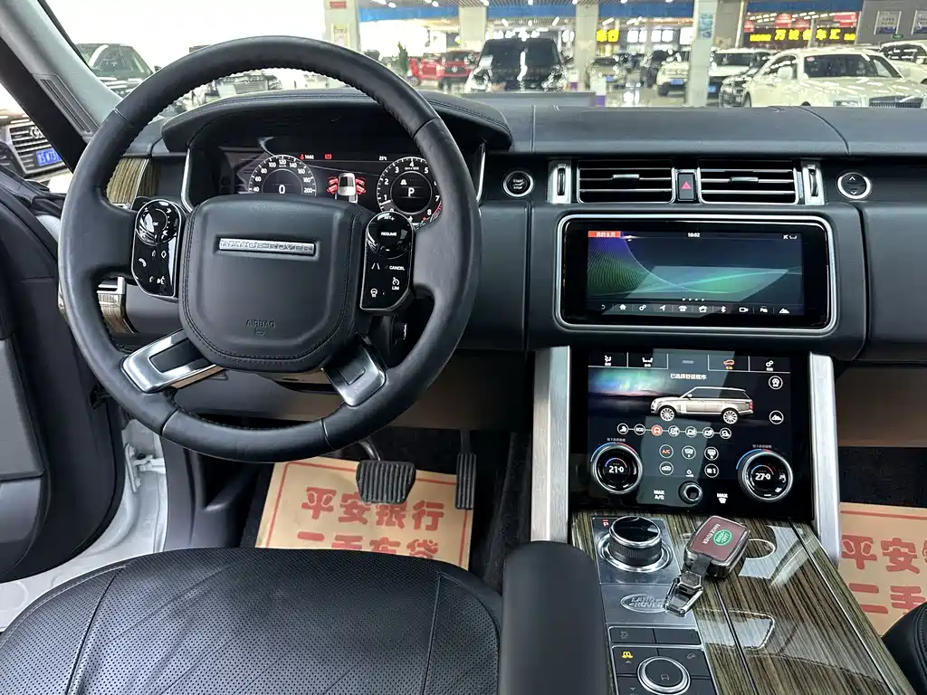 Land Rover Range Rover 2018 — фото 11