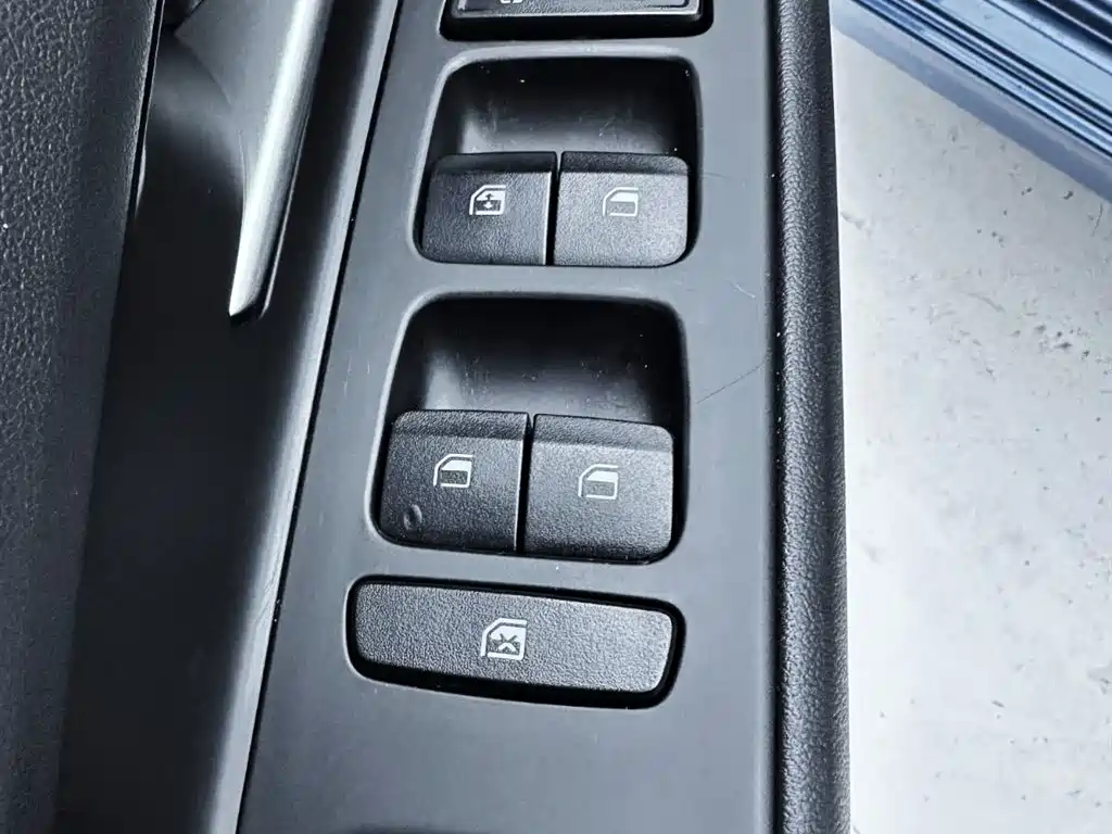 Hyundai Elantra 2022 — фото 16